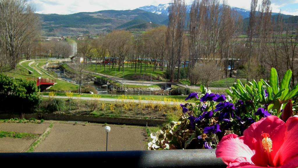 Casa Catharina Acomodação com café da manhã La Seu d'Urgell Exterior foto