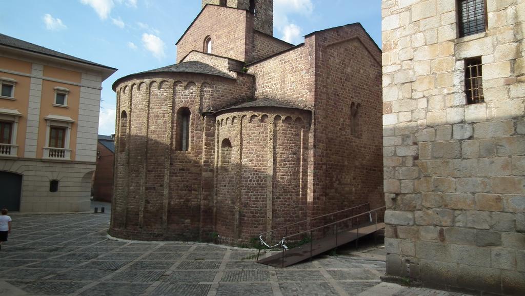 Casa Catharina Acomodação com café da manhã La Seu d'Urgell Exterior foto