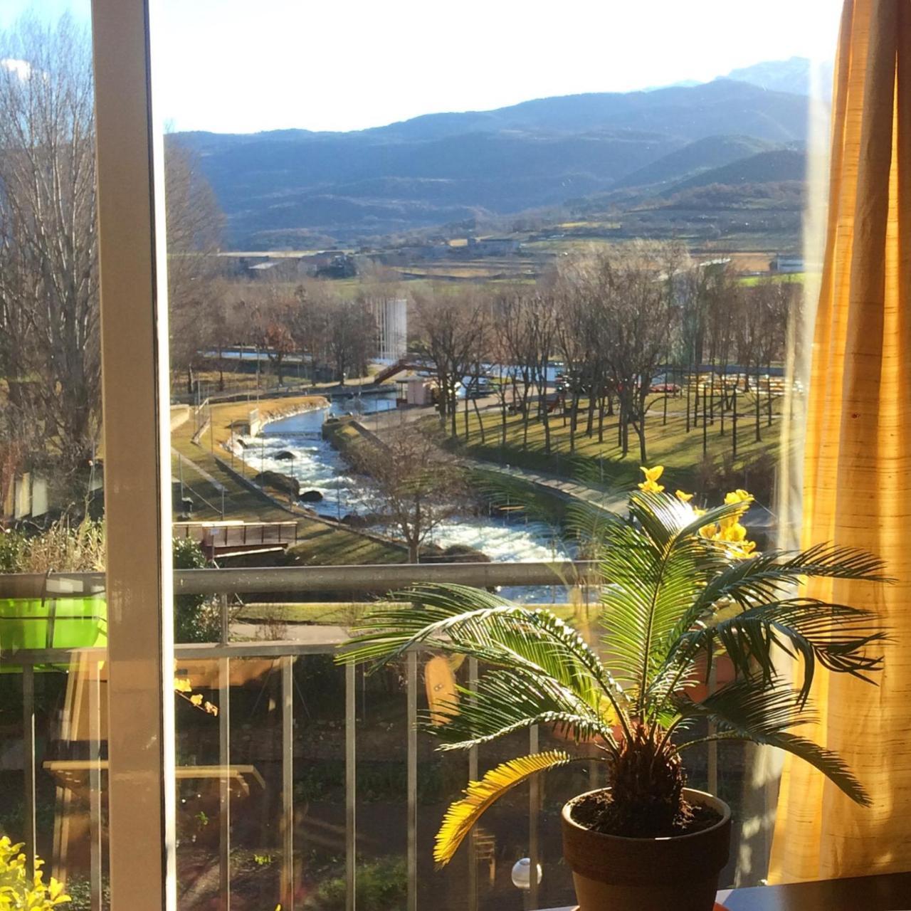 Casa Catharina Acomodação com café da manhã La Seu d'Urgell Exterior foto